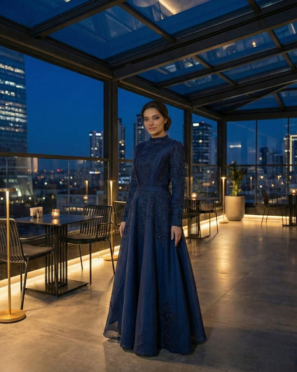 Gece Mavisi Dantel İşlemeli Uzun Kollu Abiye Elbise