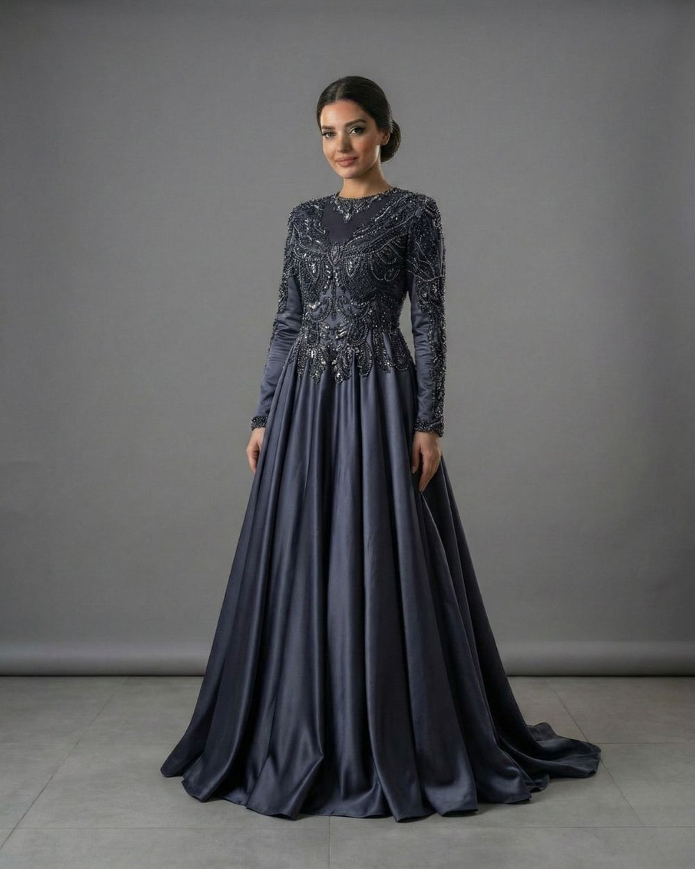 Antrasit Gri Uzun Kollu Taş İşlemeli Prenses Abiye Elbise