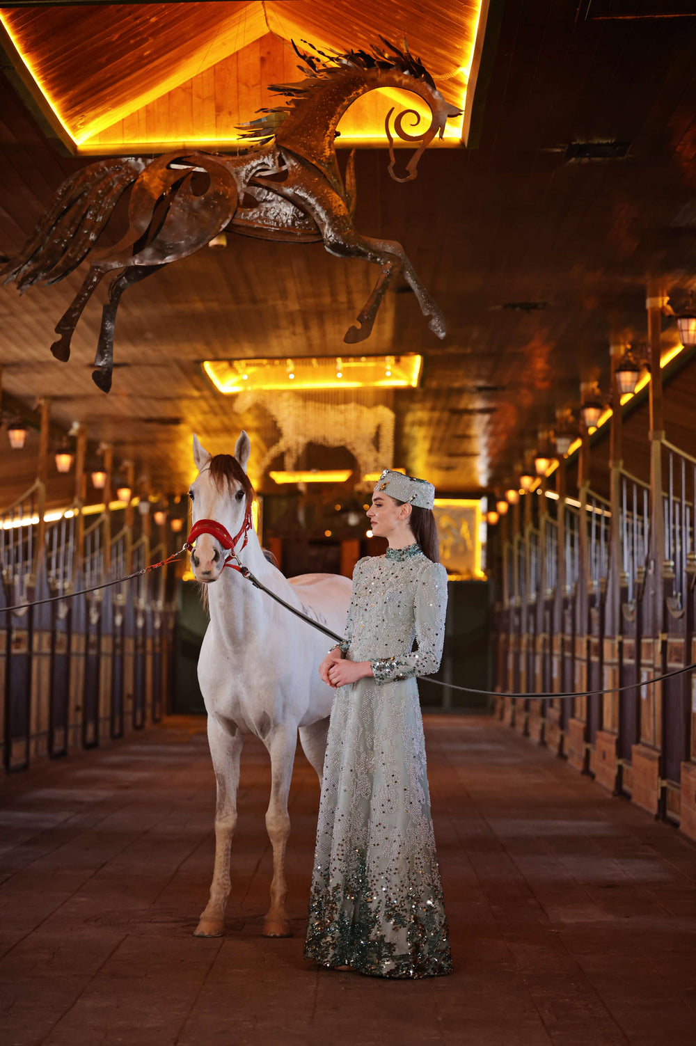 Zümrüt Işıltısı - İnci ve Pul İşlemeli Özel Tasarım Kaftan