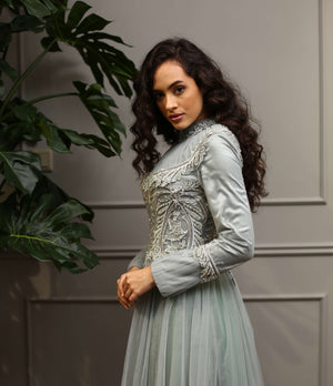 Gümüş İşlemeli Yüksek Yaka Mint Yeşili Tül A Kesim Midi Abiye Elbise