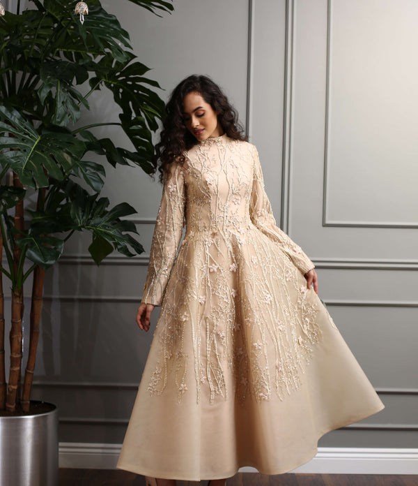 Çiçek ve Dal İşlemeli  A Kesim Midi Abiye Elbise