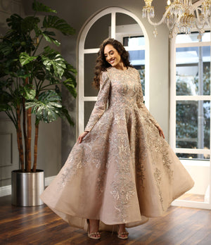 Altın İşlemeli Pudra Uzun Kollu A Kesim Midi Abiye Elbise