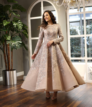 Altın İşlemeli Pudra Uzun Kollu A Kesim Midi Abiye Elbise