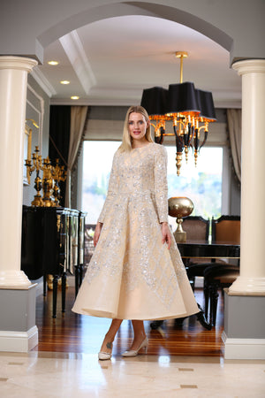 Geometrik İşlemeli, Uzun Kollu ve Zarif Tasarım