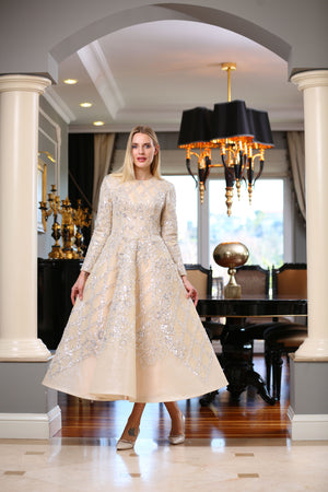 Geometrik İşlemeli, Uzun Kollu ve Zarif Tasarım