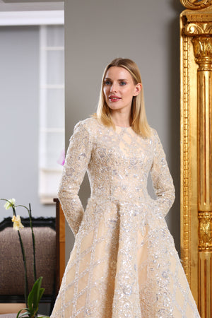 Geometrik İşlemeli, Uzun Kollu ve Zarif Tasarım