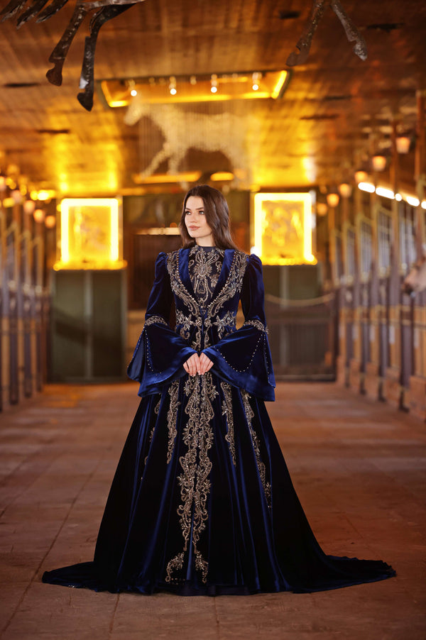 ŞAYAN – Royal Blue Velvet Hand-Embroidered Kaftan