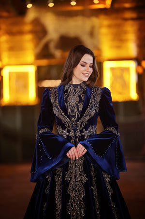 ŞAYAN – Royal Blue Velvet Hand-Embroidered Kaftan