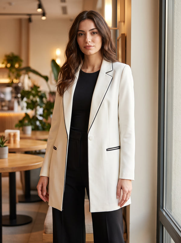 Siyah Biyeli Kırık Beyaz Uzun Blazer Ceket