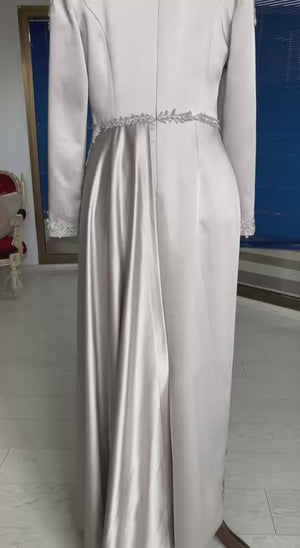 Gümüş Gri Saten Barok Nakışlı Dik Yaka Uzun Kollu Abiye Elbise
