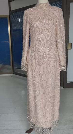 Pudra Pembe Şampanya Pullu Gül Desenli Yüksek Yaka Uzun Kollu Midi Abiye Elbise